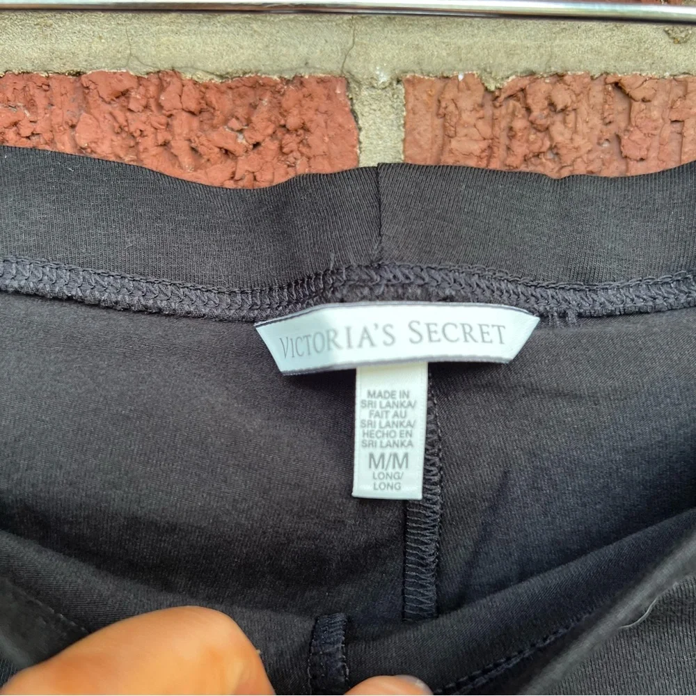Victoria’s Secret Black High Rise Leggings - Picture 2 of 2